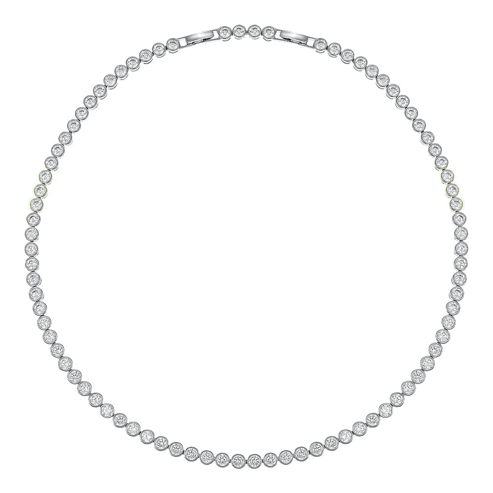 Elegantes Tennis-Collier in Silber mit runden, klaren Kristallen in Krappenfassung, klassisches und zeitloses Schmuckdesign.