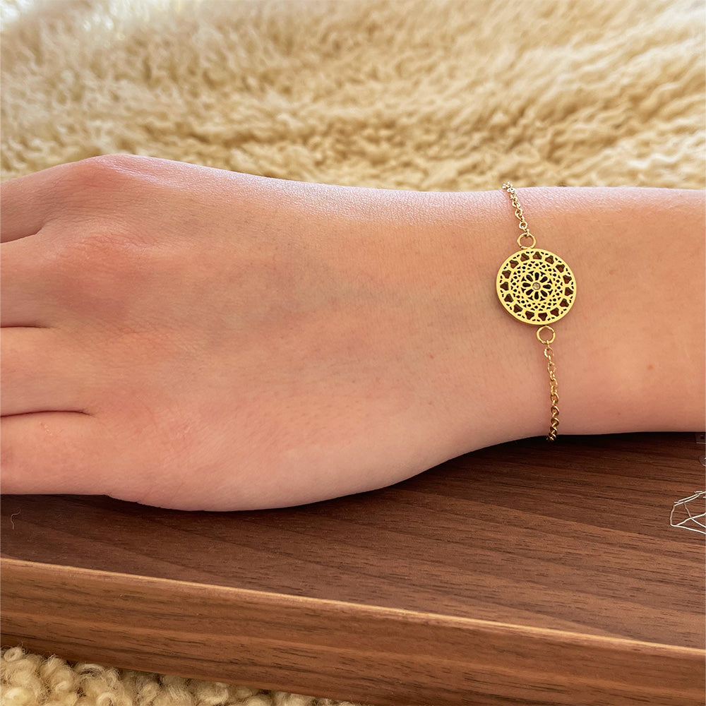 assisi divine bracelet - getragen