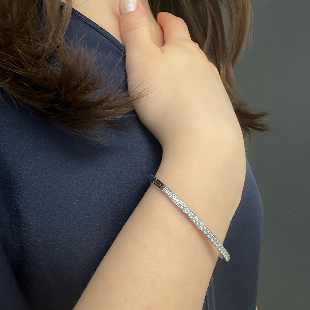 Classic Bangle, wird getragen