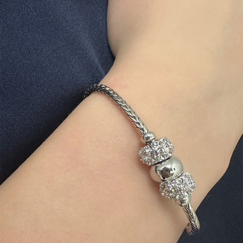 moving bead bracelet getragen