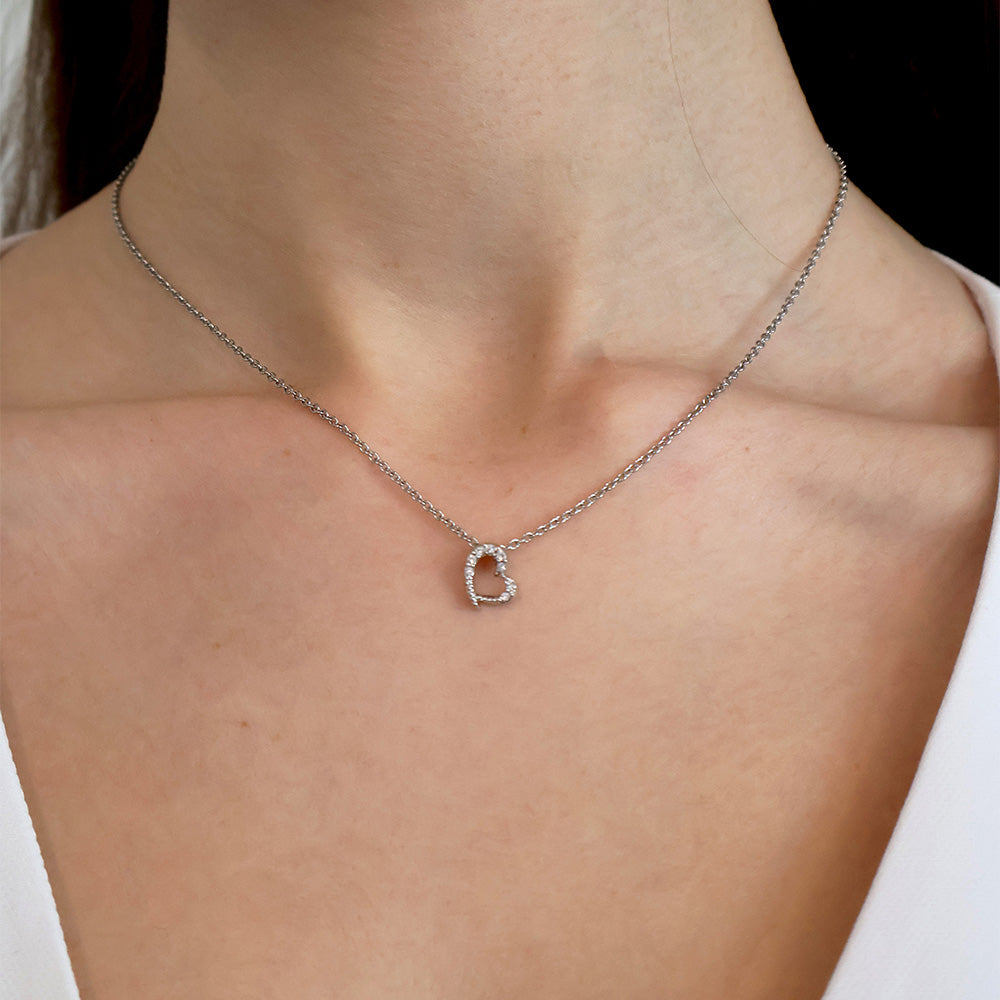 Darling Pendant wird getragen