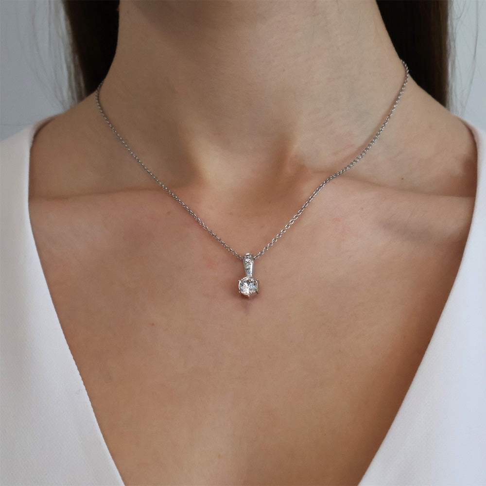 Sparkle Pendant wird getragen