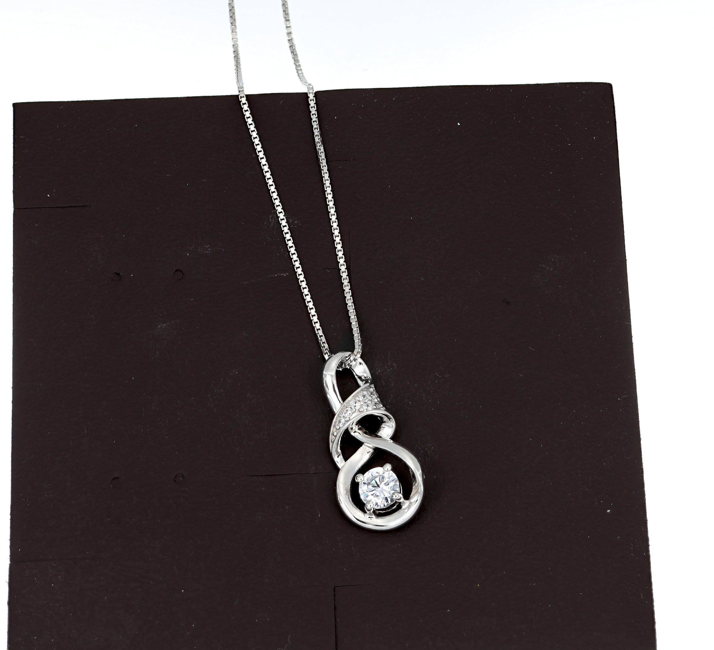 Colgante de plata de infinito moderno