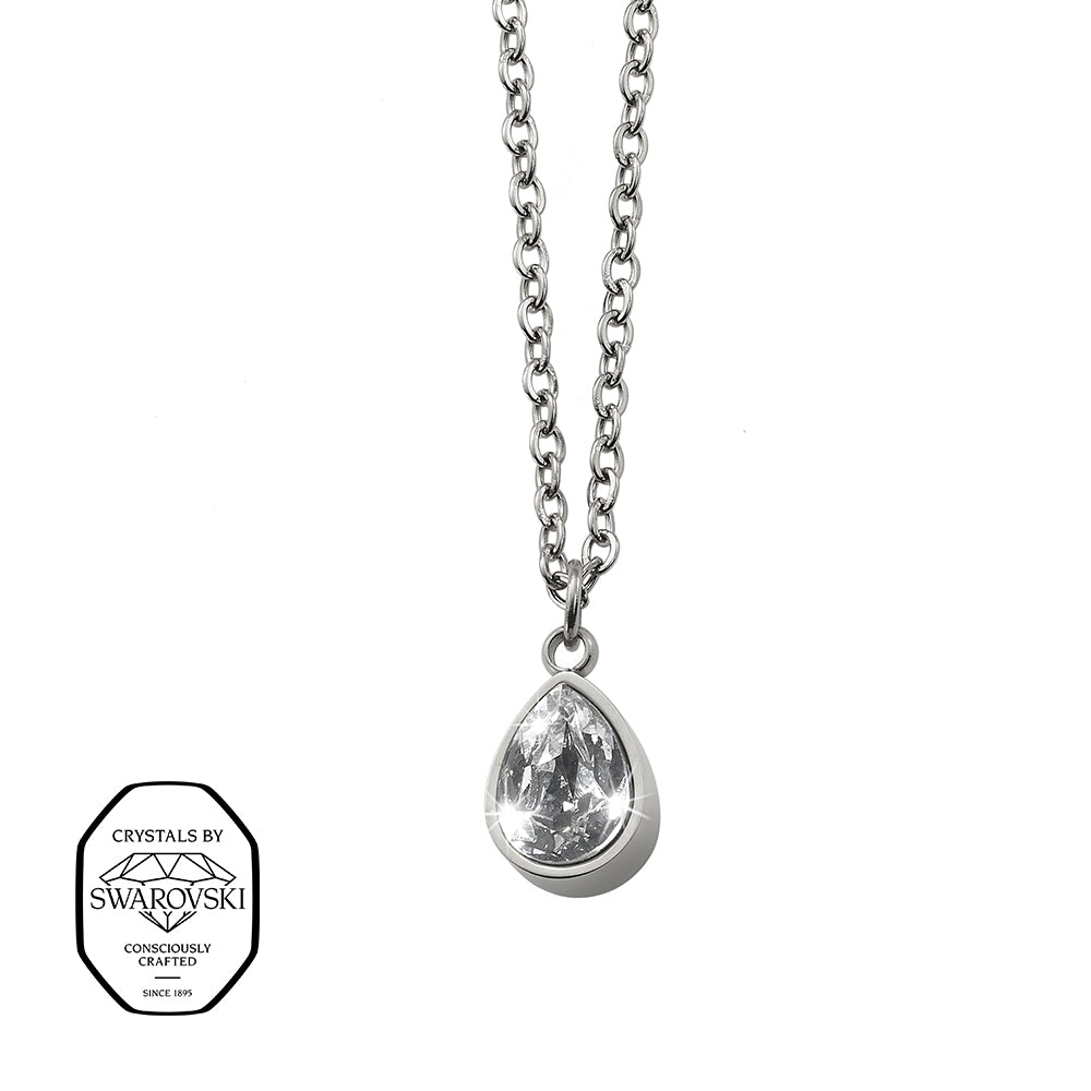 Silberfarbene Halskette mit tropfenförmigem, facettiertem klaren Swarovski® Kristall in einer schlichten Metallfassung.