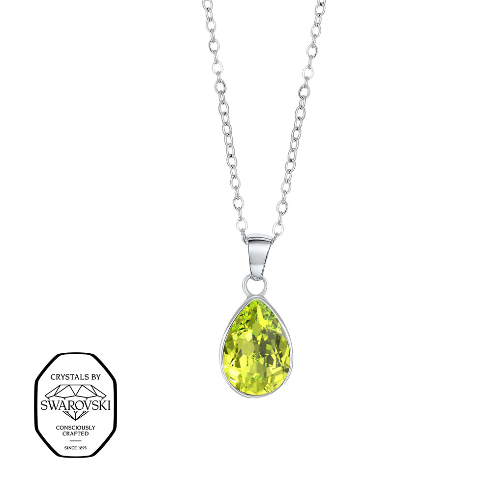 Crystalp Halskette mit silberfarbenem Anhänger, gefasst mit einem tropfenförmigen, hellgrünen Swarovski® Kristall.