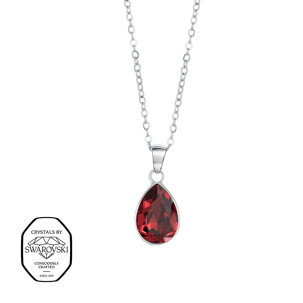 Crystalp Halskette mit silberfarbenem Anhänger, gefasst mit einem tropfenförmigen, tiefroten Swarovski® Kristall im Siam-Ton.