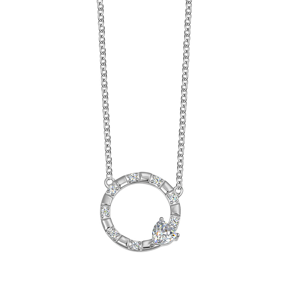 Silberne Halskette mit rundem Anhänger, besetzt mit Kristallen und herzförmigem Stein