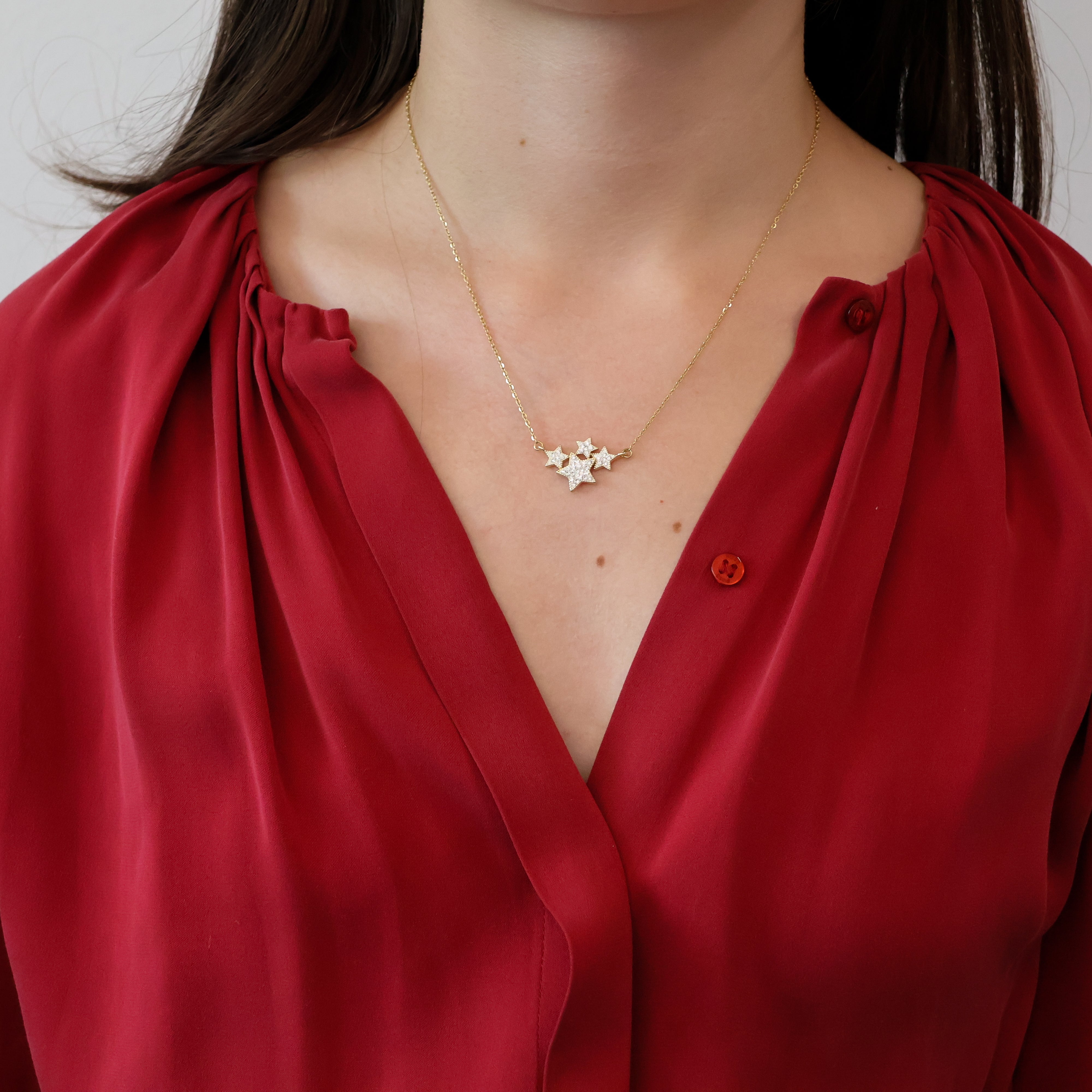 My Stars Pendant wird getragen