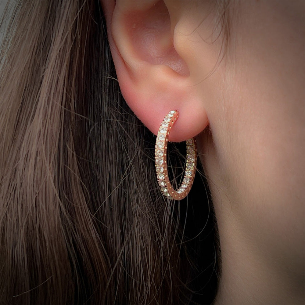 Eva Hoop Ohrringe getragen