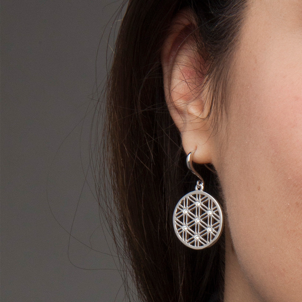 Flower Of Life earrings - getragen