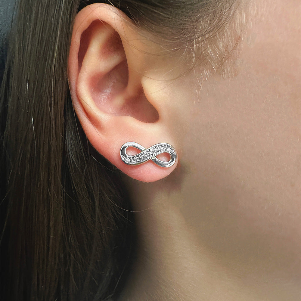 Endless Symbol earrings - getragen