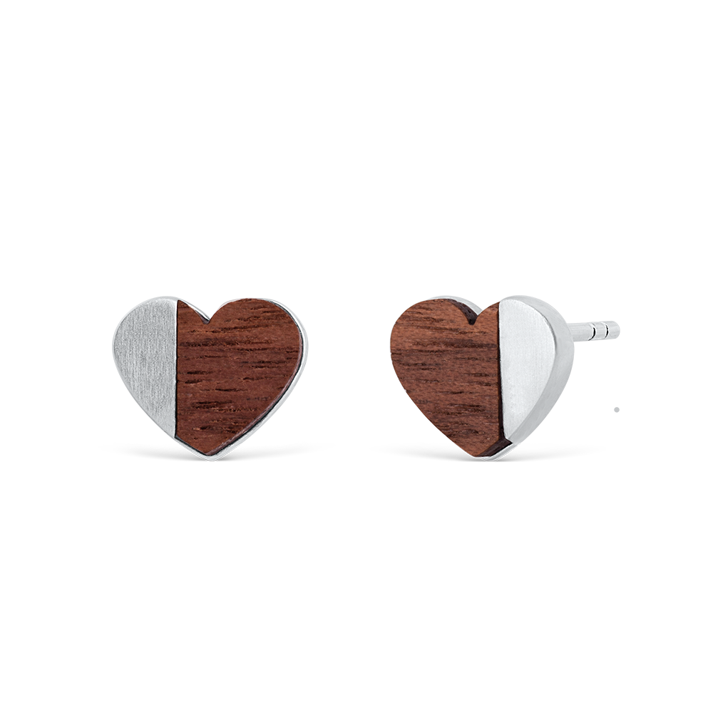 Herz-Ohrstecker aus Edelstahl und Holz kombiniert, modernes Schmuckdesign mit natürlicher Note.