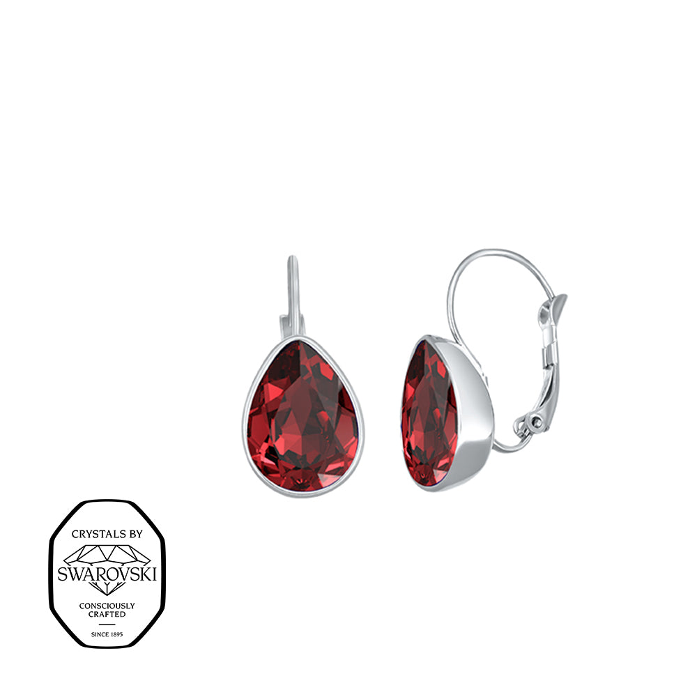 Elegante Ohrhänger mit Swarovski® Kristallen in Tropfenform – funkelnde Ohrhänger in Siam-Rot mit silberfarbener Fassung.