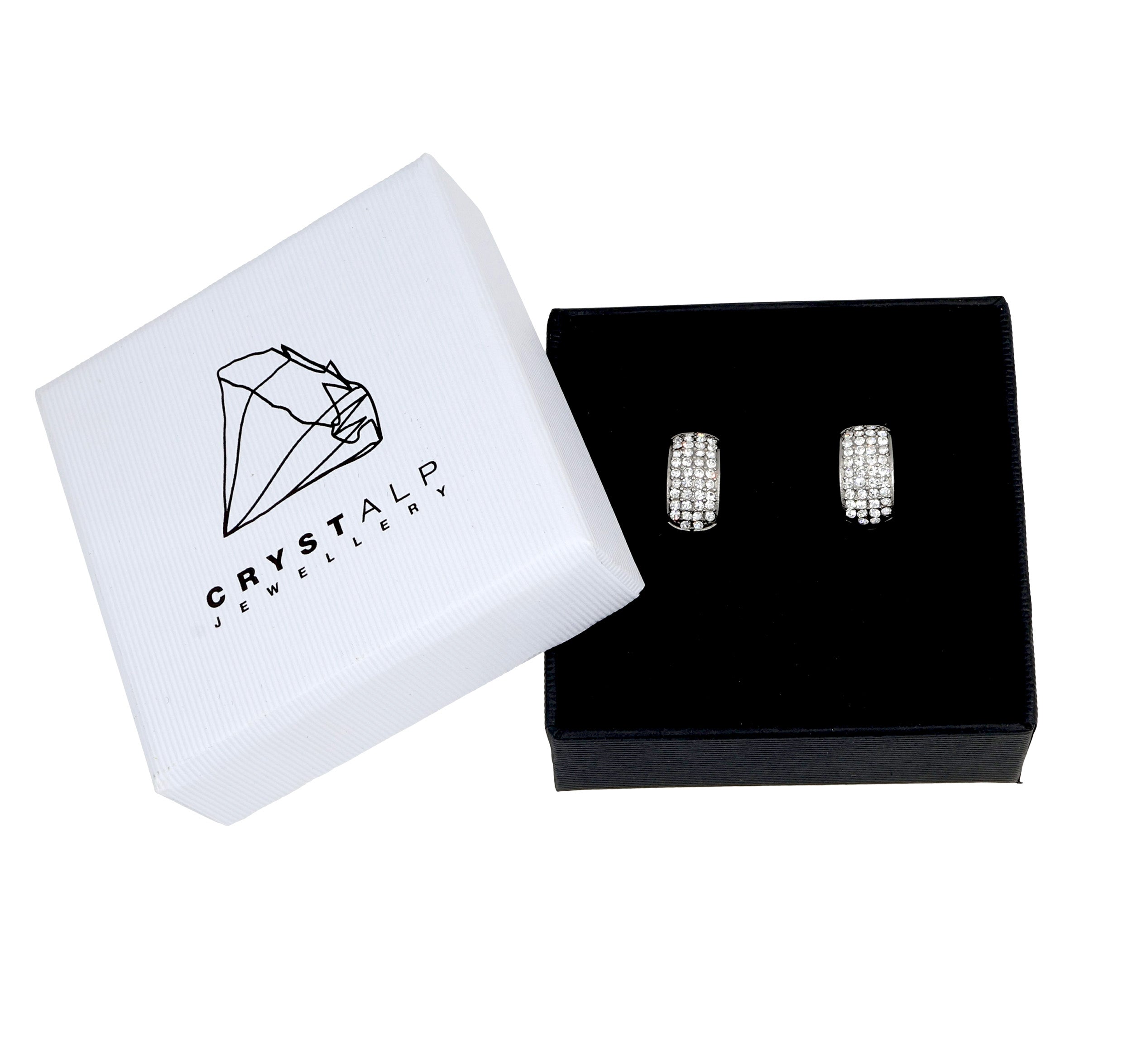 Essence hoop earrings in der Verpackung