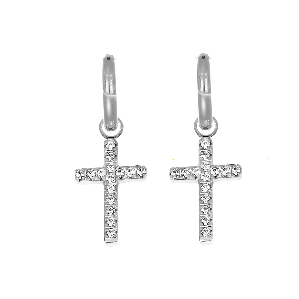 Elegante silberne Creolen mit funkelnden Kreuz-Anhängern, besetzt mit klaren Kristallsteinen