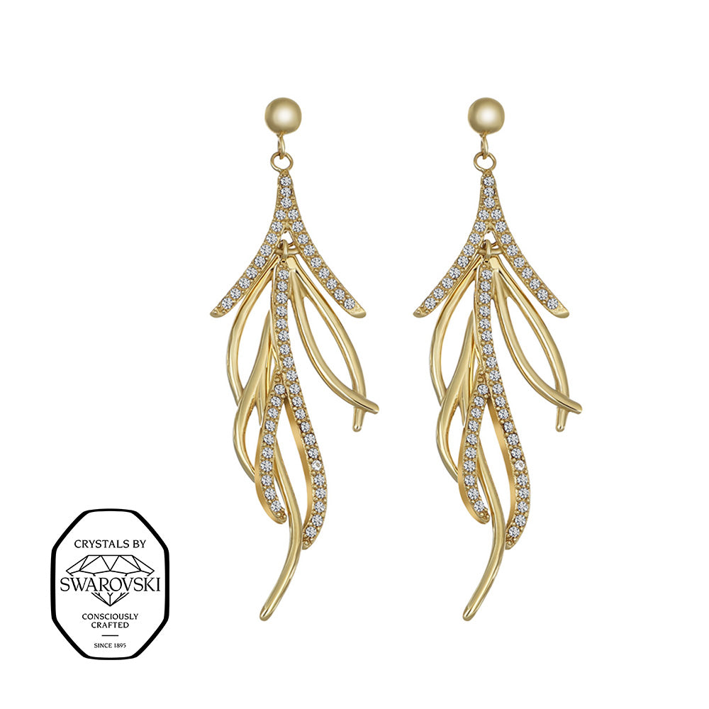 Goldene Ohrringe in Zweigform mit Swarovski® Kristallen verziert.