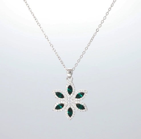 Crystalp Esprit de Noir Pendant aus Edelstahl in Silber, floraler Anhänger mit grünen Swarovski® Kristallen verziert