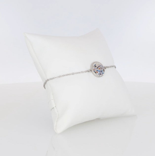 Silberfarbenes Damen-Armband mit rundem Ornament in Blau- und Lilatönen, eleganter Modeschmuck von Crystalp