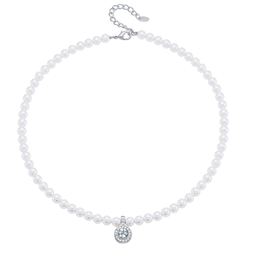 Perlenhalskette mit rundem Kristall-Anhänger in Silberdesign von Crystalp