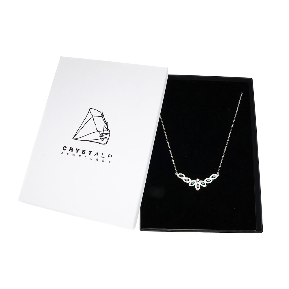 Esprit de noir collier