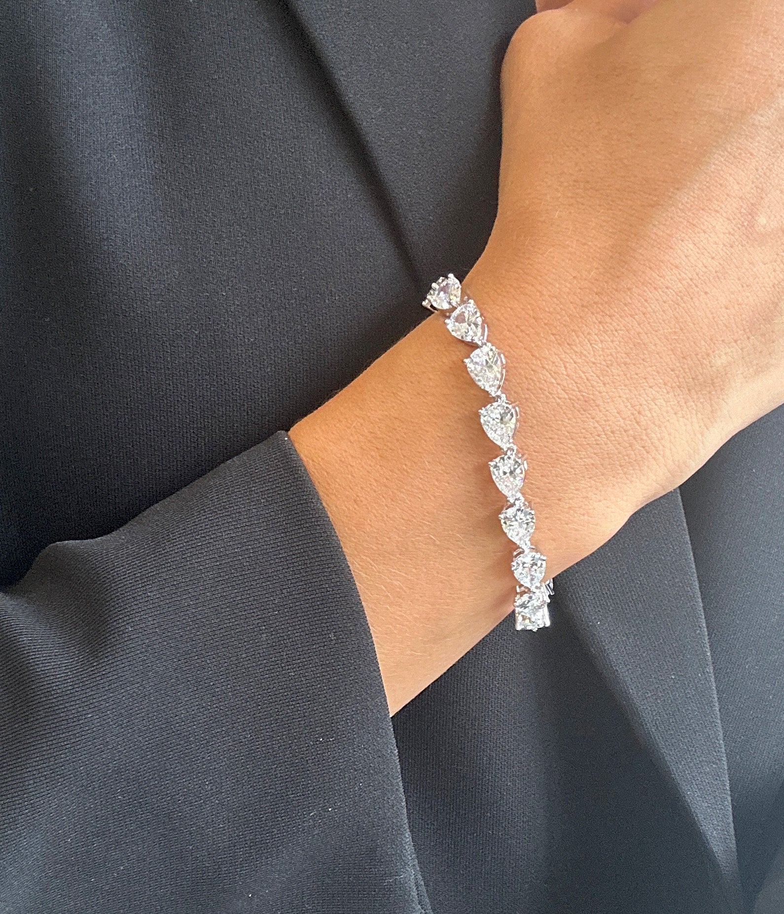 Droplet bracelet
