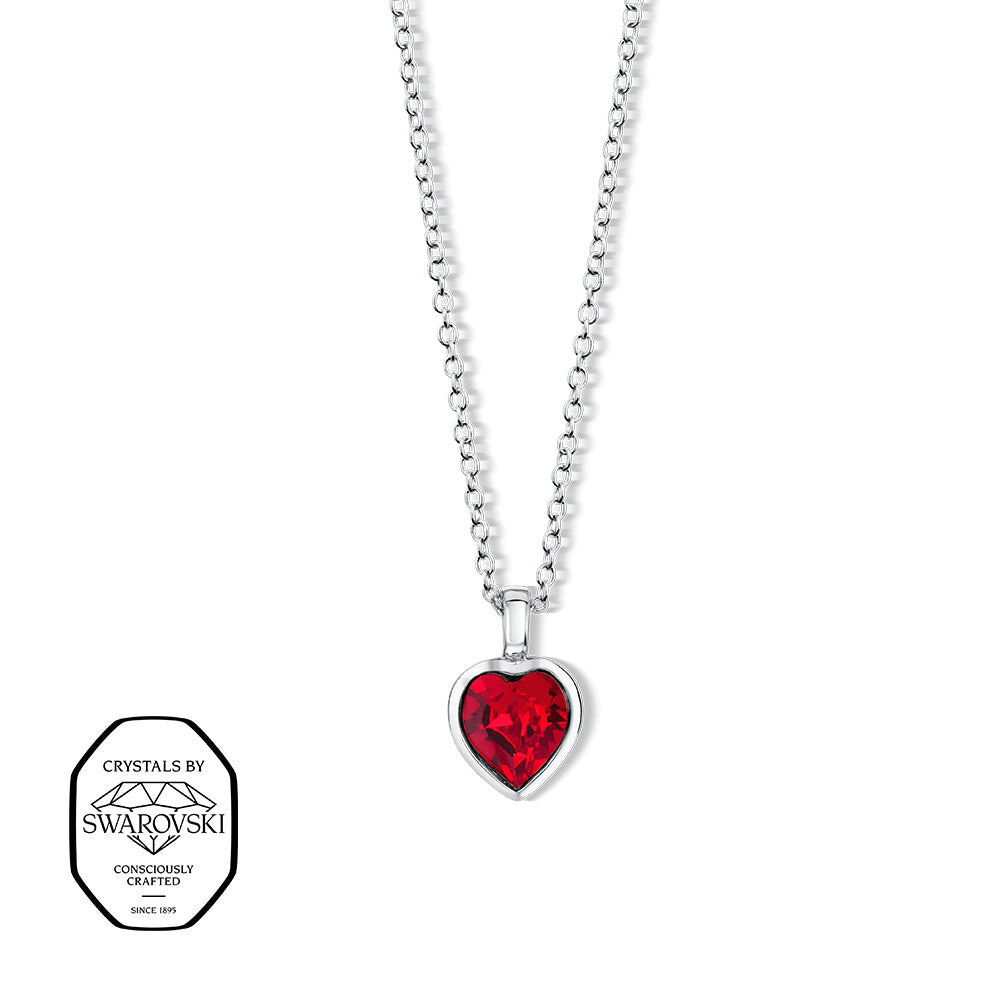 Silberfarbene Halskette mit herzförmigem, rubinrotem Swarovski® Kristallanhänger.