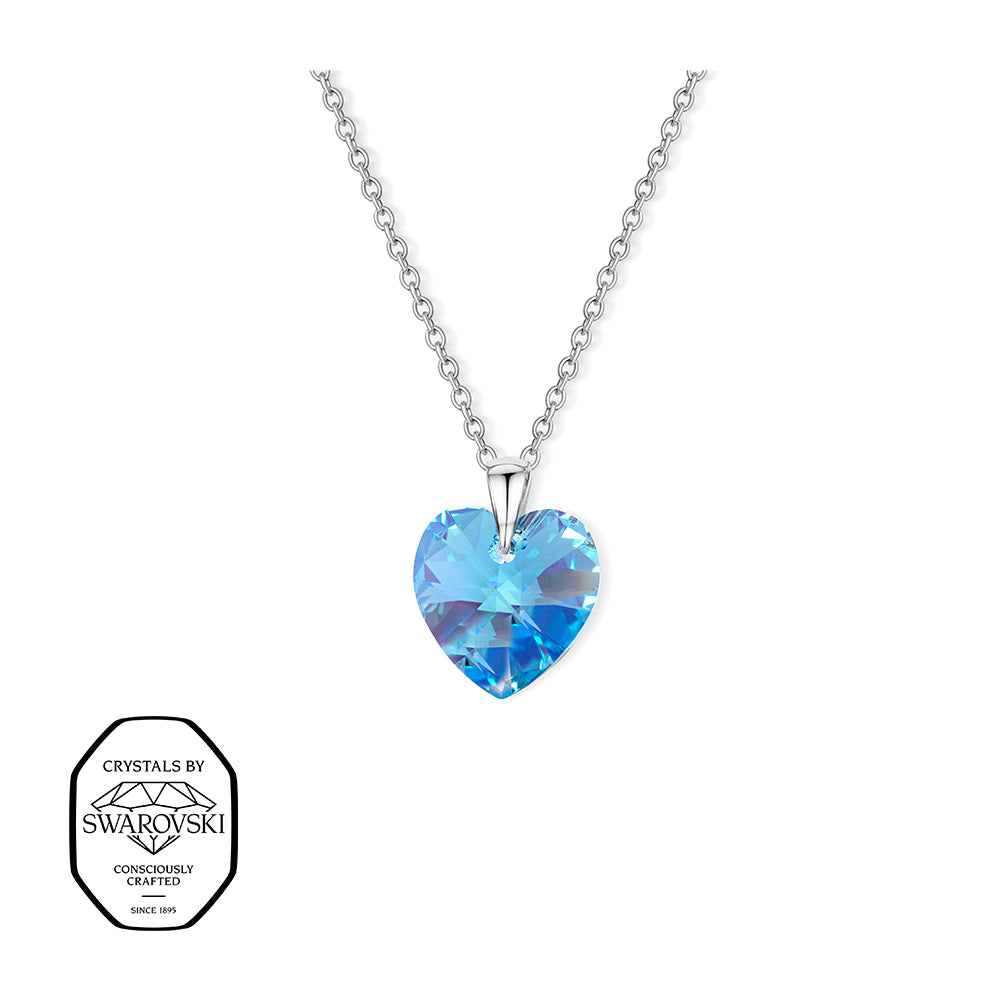 Silberhalskette mit herzförmigem Anhänger aus funkelndem, aquablauem Swarovski® Kristall.