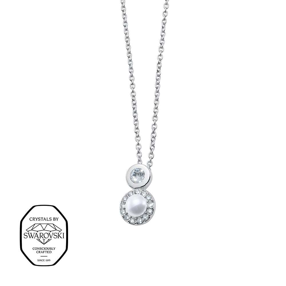Elegante silberfarbene Halskette mit rundem Anhänger aus Swarovski® Kristallen und Perle.