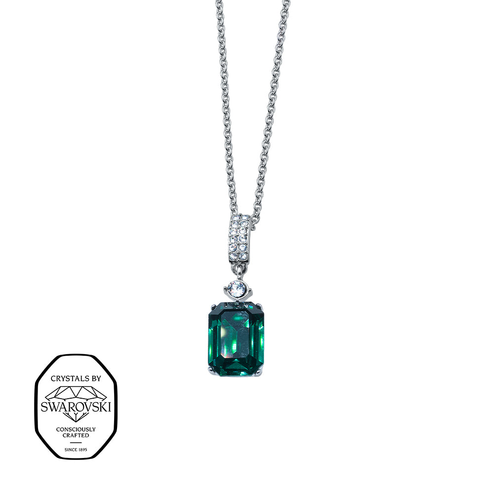 Silberfarbene Halskette mit funkelndem, rechteckigem grünen Swarovski® Kristall und klaren Akzentsteinen.