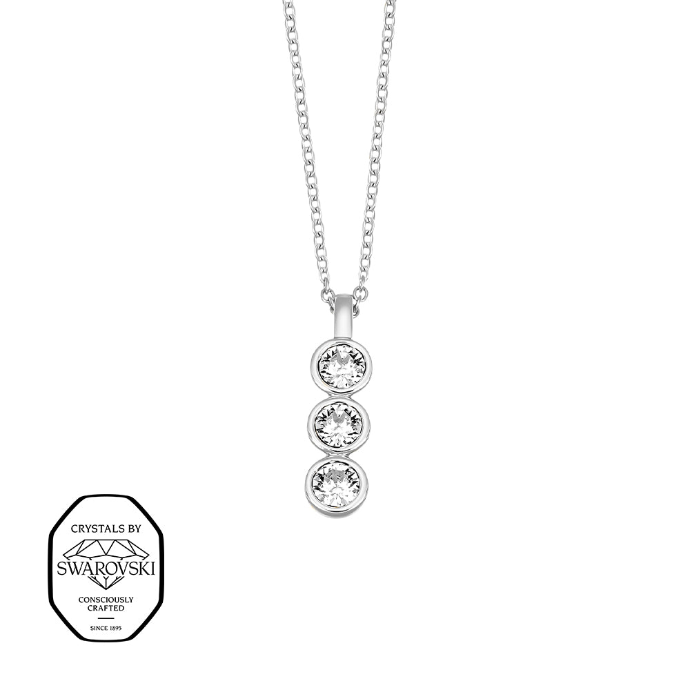 Crystalp Anhänger mit drei klaren Swarovski® Kristallen in runder Fassung, rhodinierte Fassung und Kette.