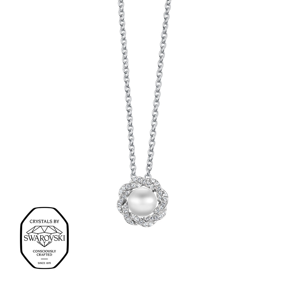 Silberfarbene Halskette mit Perlenanhänger, umrahmt von funkelnden Kristallen von Swarovski®