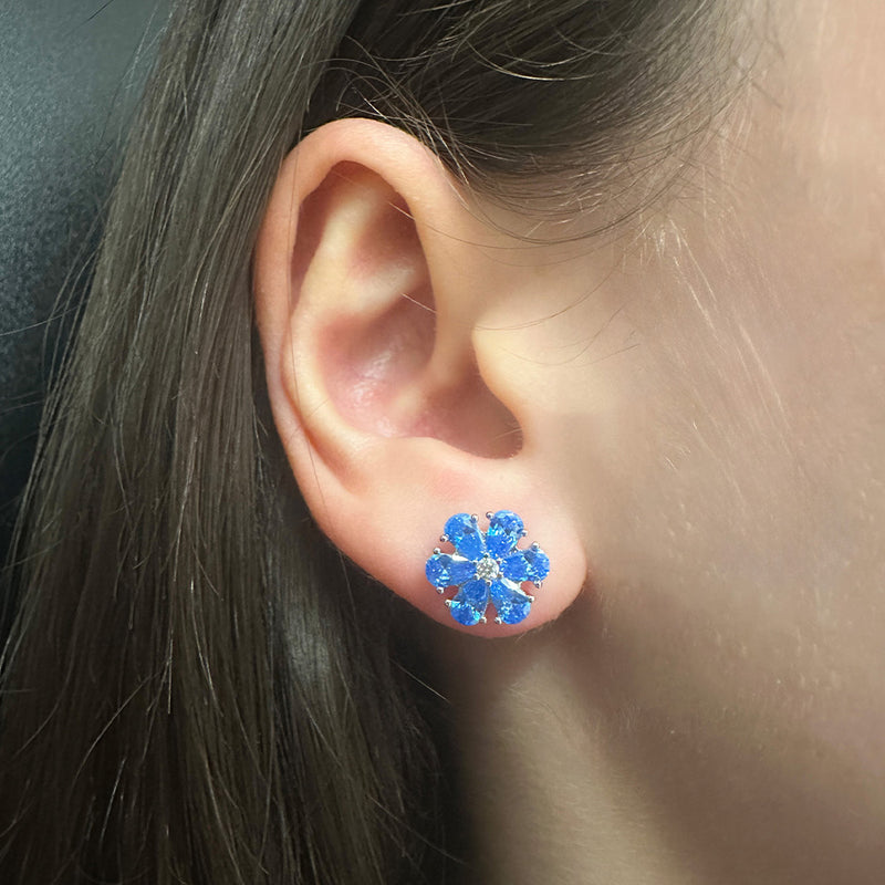 Flower kiss earrings