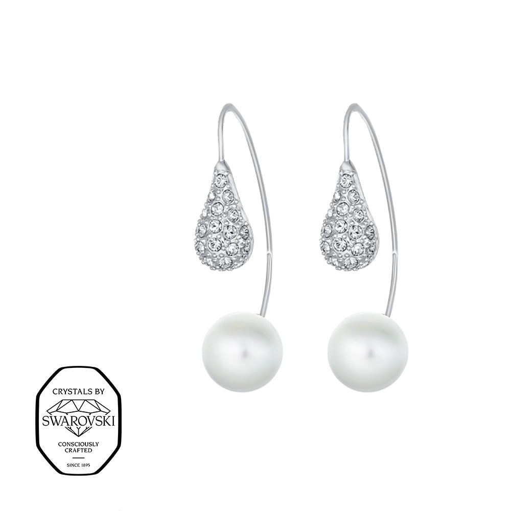 Elegante silberfarbene Ohrhänger mit weißen Perlen und Swarovski® Kristallen im Tropfendesign.