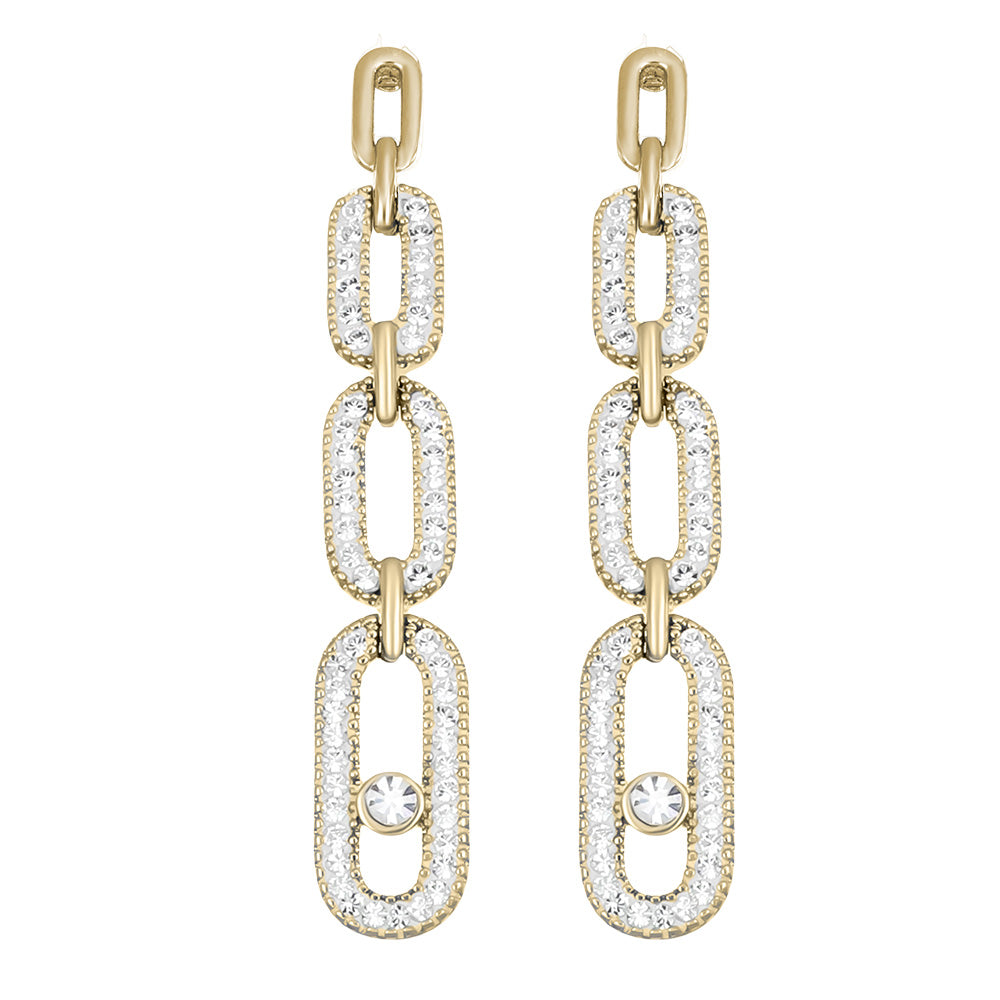 Goldfarbene Ohrhänger im Kettenglieder-Design aus Edelstahl, mit Swarovski® Kristallen verziert.