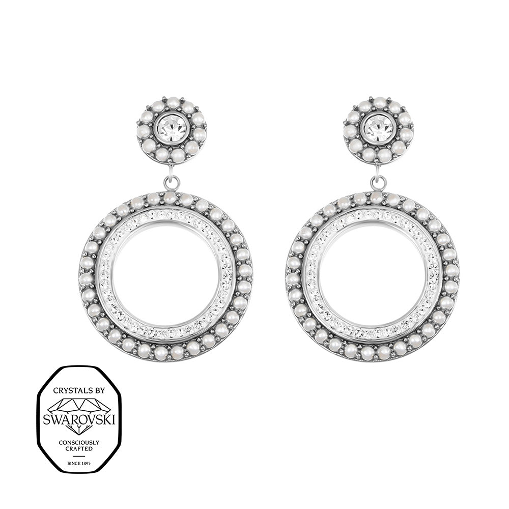 Runde silberne Ohrringe mit Swarovski® Kristallen verziert.