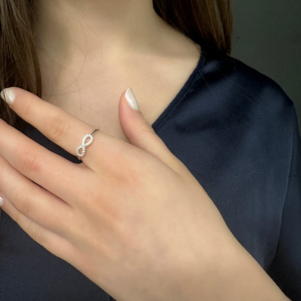 Anello infinito in argento regolabile