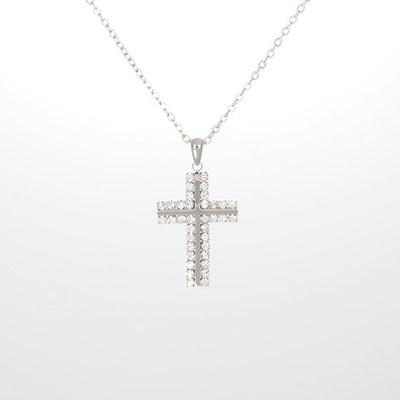 Silbernes Kreuzanhänger-Design, aus Edelstahl gefertigt und mit Swarovski® Kristallen verziert.