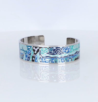 Breite Armspange aus Edelstahl mit blau-türkisem Mosaik-Design – moderner hochwertiger Modeschmuck von Crystalp