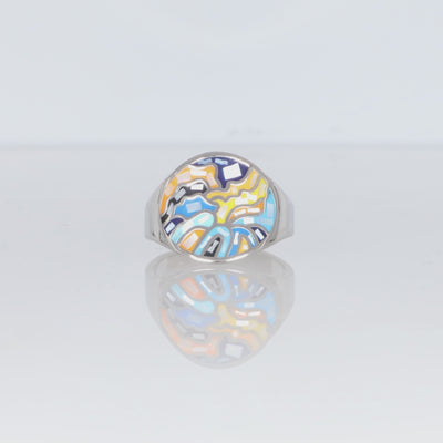 Edelstahl Ring silber mit Mosaik in Blau Gelb Orange inspiriert von sternenklarer Nacht kunstvoll und modern