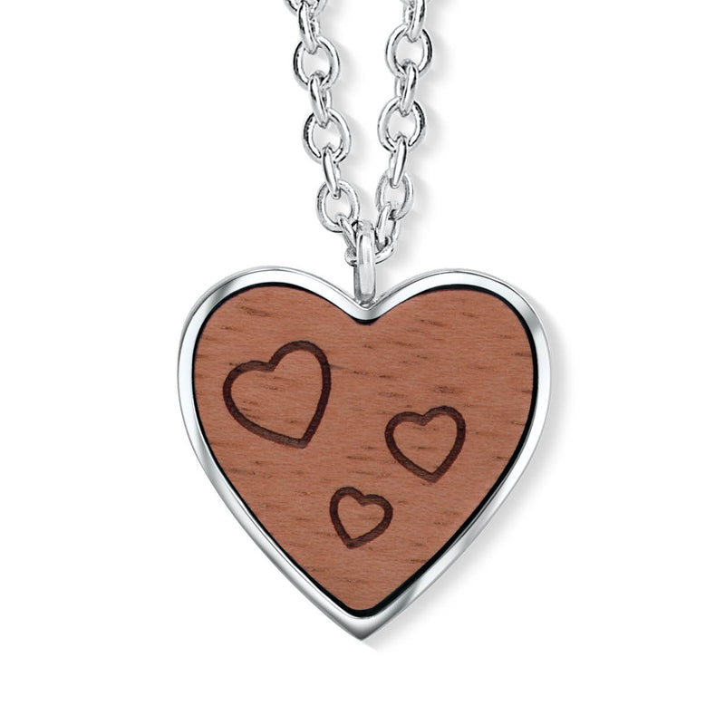 Three Wooden Hearts Anhänger mit Kette Produktfoto